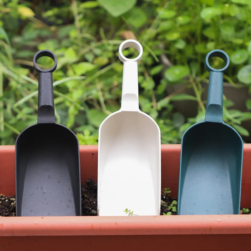 Mini Plastic Gardening Scoop – Thickened Flat Shovel for Soil & Ice