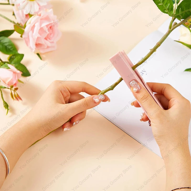 Rose Thorn & Leaf Remover – DIY Flower Cutting Tool for Gardening & Floral Arrangements