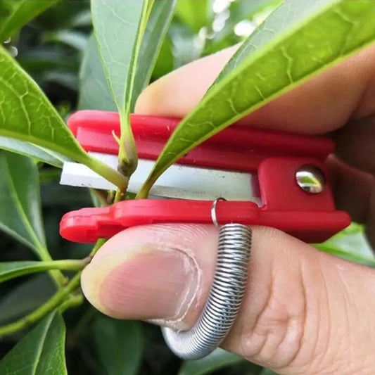 Thumb Pruner Knife – One-Hand Fruit & Vegetable Picking Tool